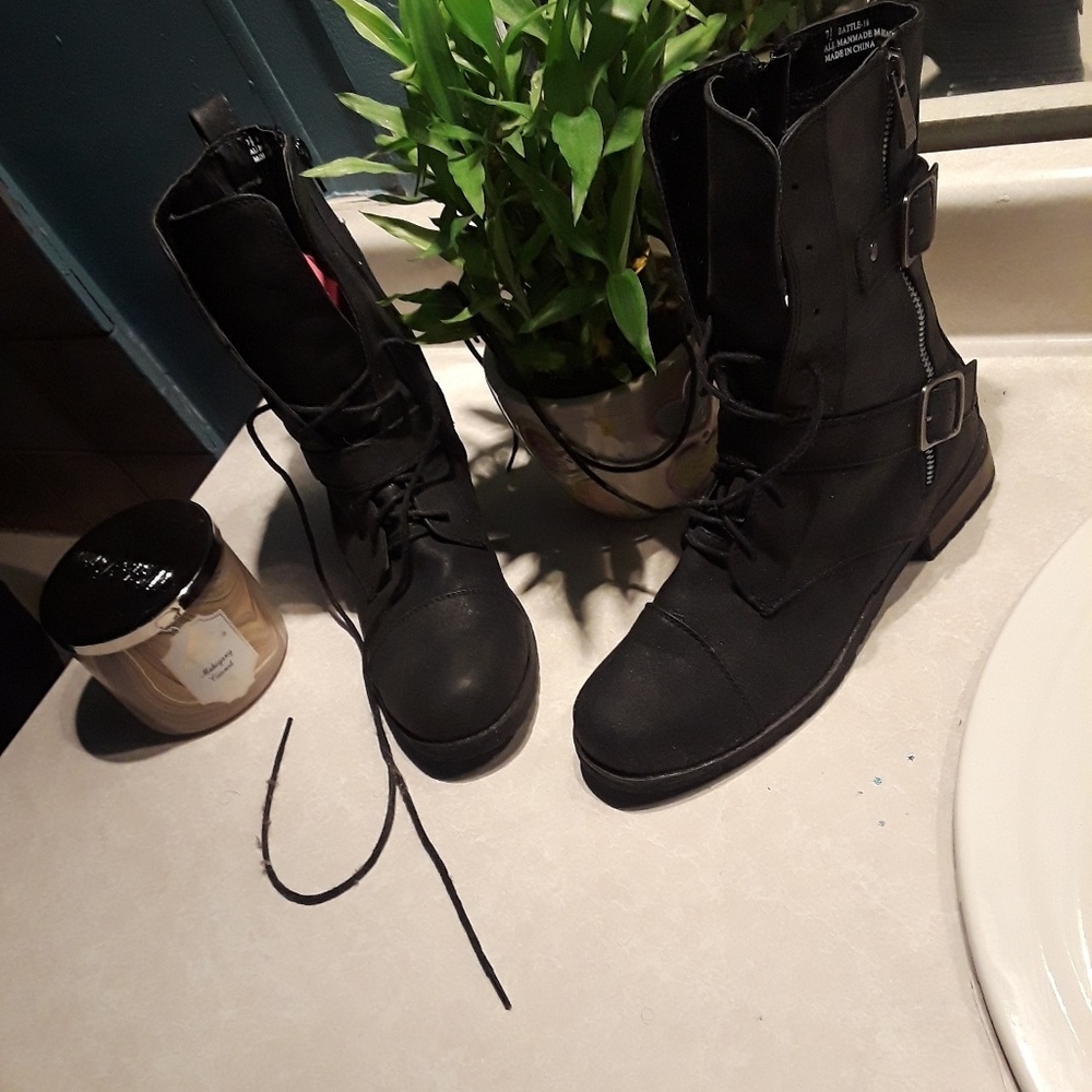 Rouge  Battle Boots